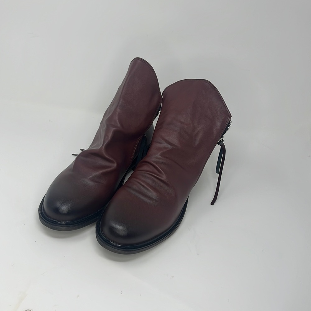 Madixa Crimto Casual Leather boots.